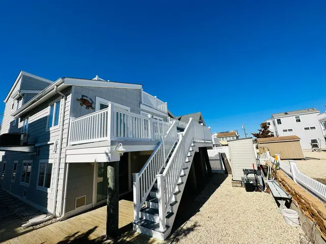 Après réfection de l'escalier et de la terrasse